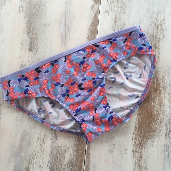 2 Piece Tea Swimsuit - Picture 5 of 7